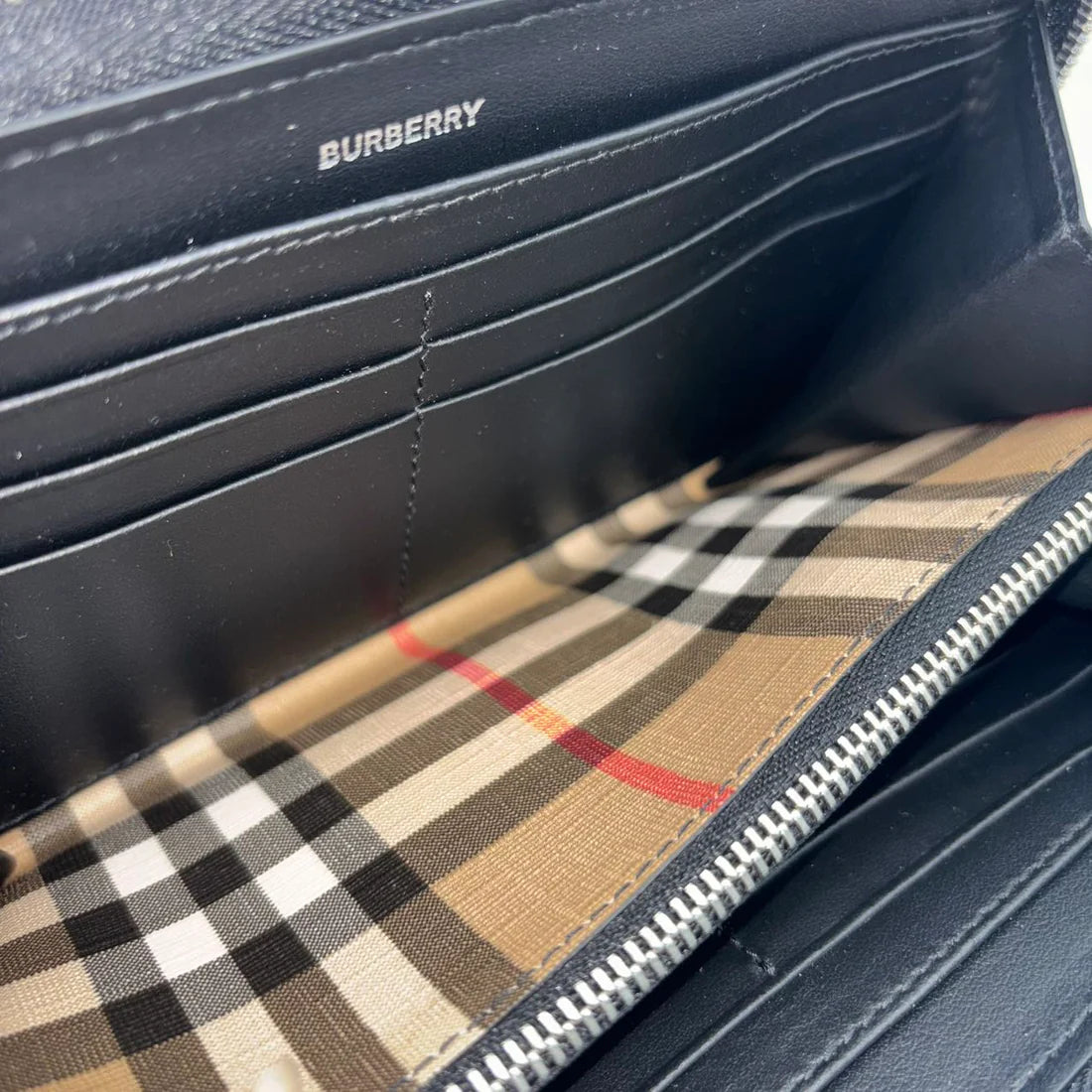 BURBERRY ジップ ロングウォレット