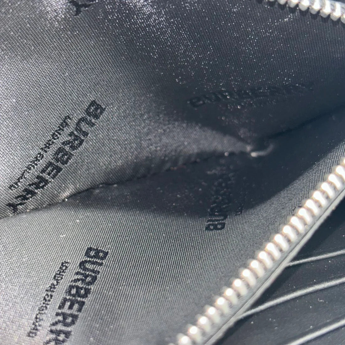 BURBERRY ジップ ロングウォレット