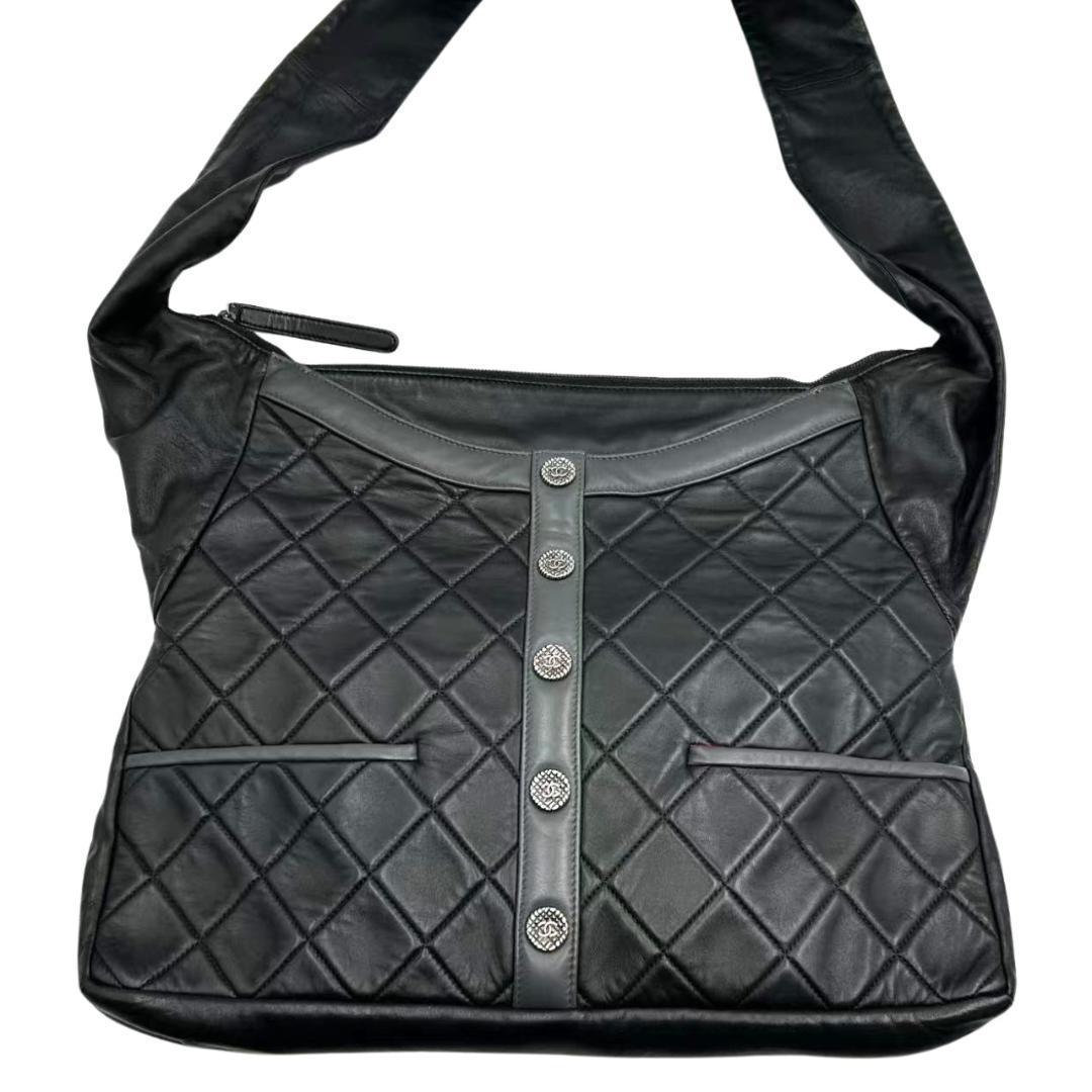 CHANEL ショルダーバッグ ラムスキン