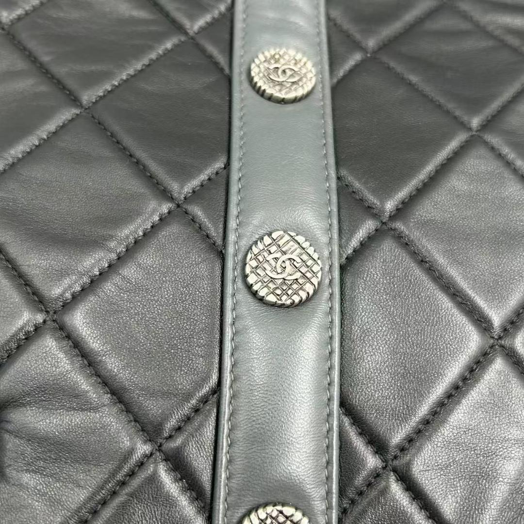 CHANEL ショルダーバッグ ラムスキン
